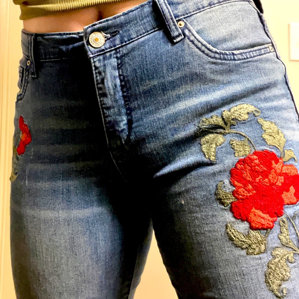 Vintage America Blues Embroidered Boyfriend Jeans Size 6